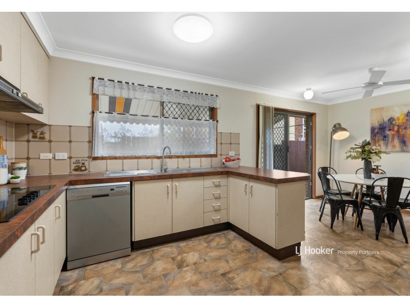 25 Oakleaf Street, Eight Mile Plains QLD 4113