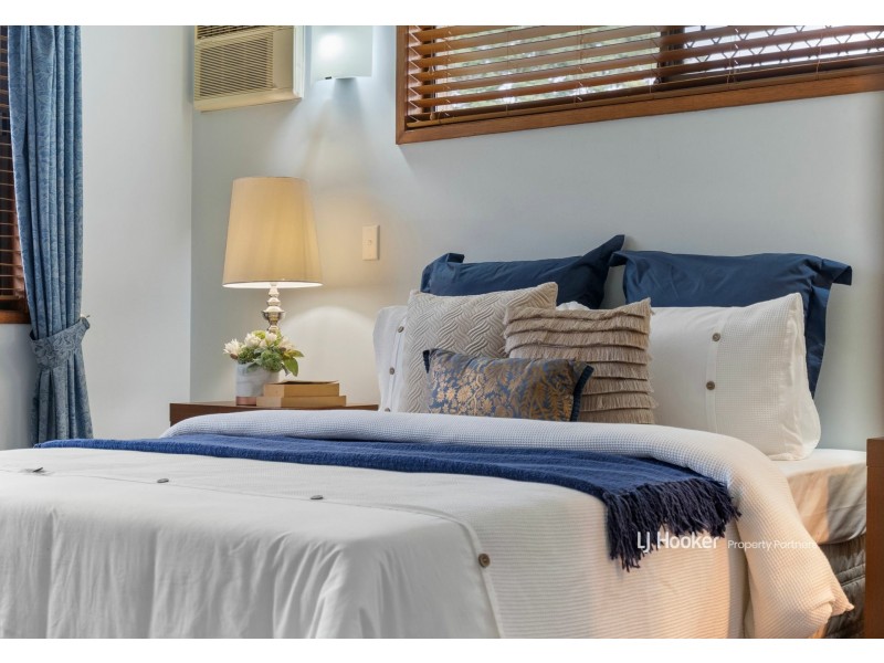 25 Oakleaf Street, Eight Mile Plains QLD 4113