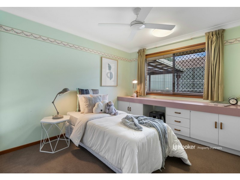 25 Oakleaf Street, Eight Mile Plains QLD 4113