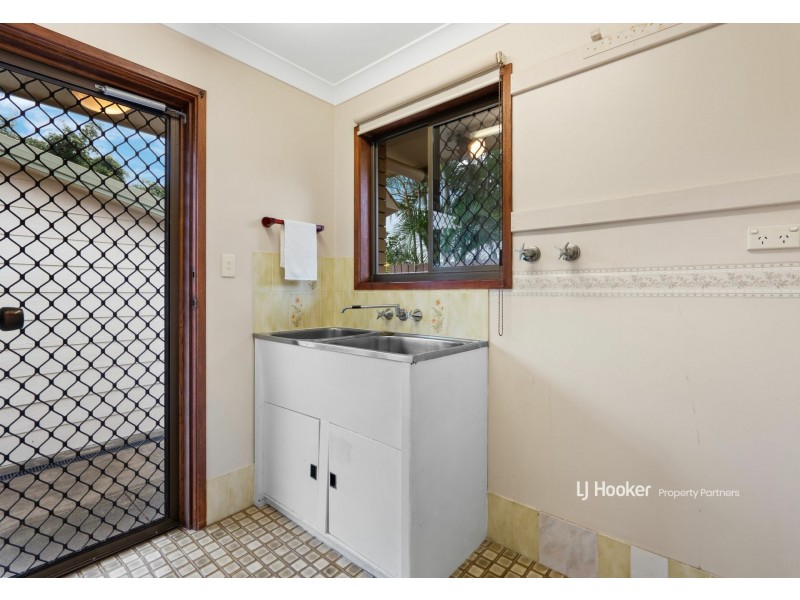 25 Oakleaf Street, Eight Mile Plains QLD 4113