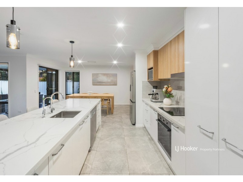 10 Mimosa Street, Parkinson QLD 4115