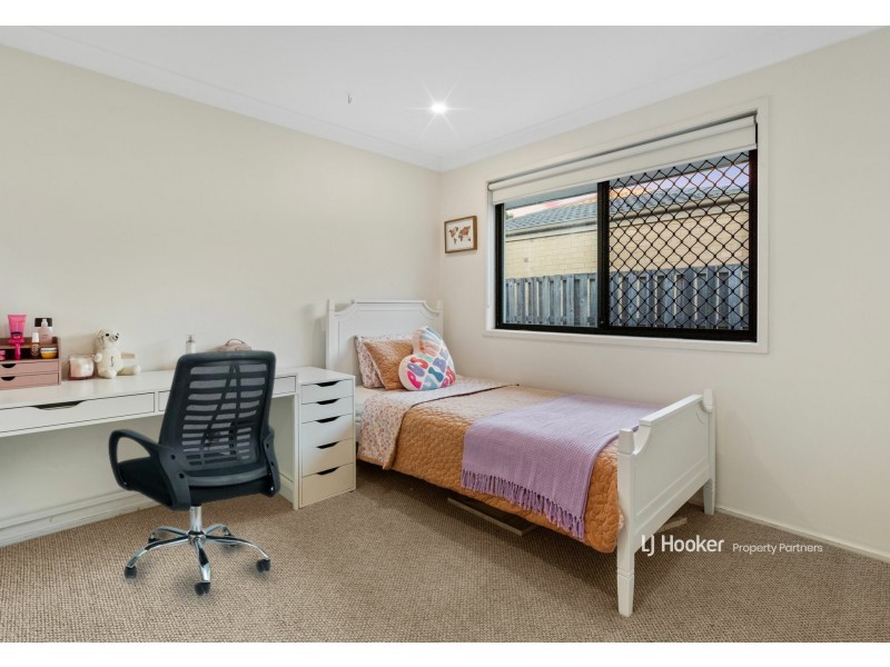 10 Mimosa Street, Parkinson QLD 4115