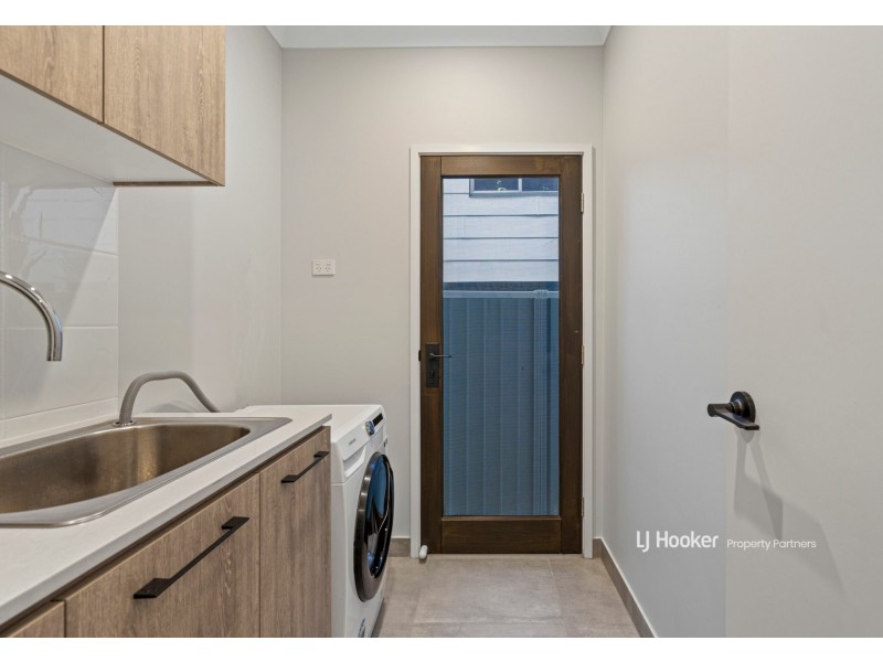 15 Longden Street, Coopers Plains QLD 4108