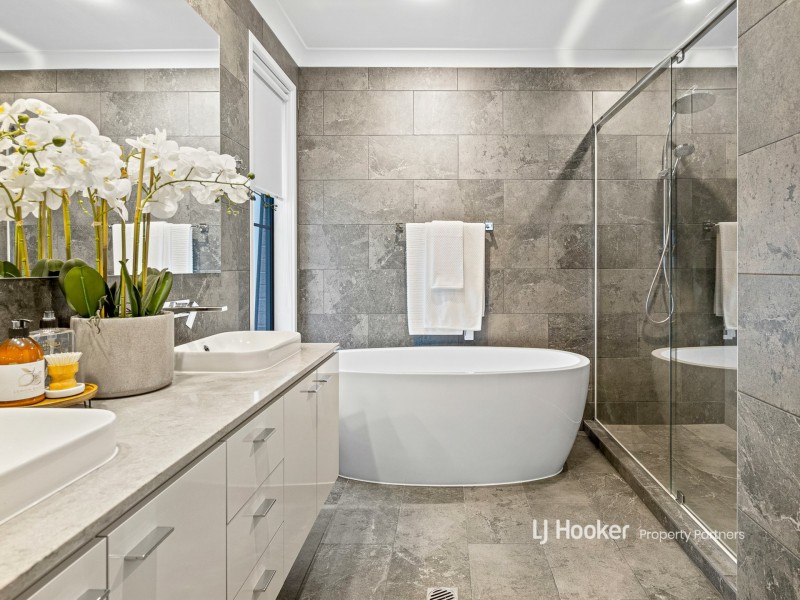 15 Longden Street, Coopers Plains QLD 4108