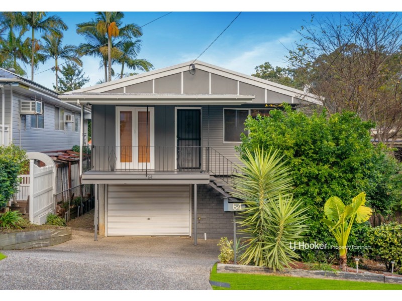 64 Dobbs Street, Holland Park West QLD 4121