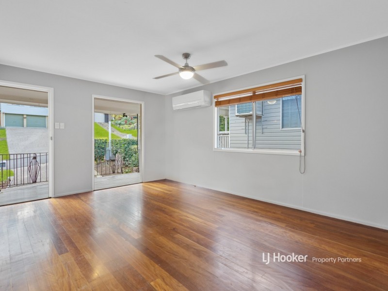 64 Dobbs Street, Holland Park West QLD 4121