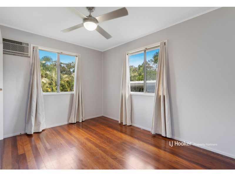 64 Dobbs Street, Holland Park West QLD 4121