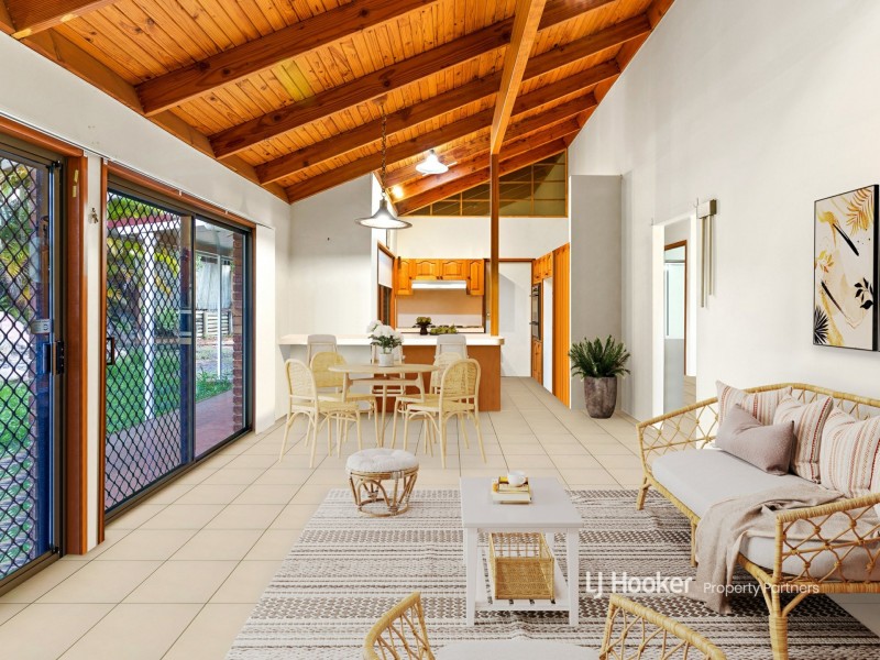 15 Aldford Street, Carindale QLD 4152