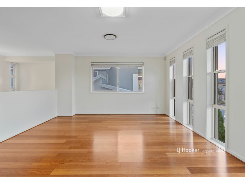 8 Golden Place, Robertson QLD 4109