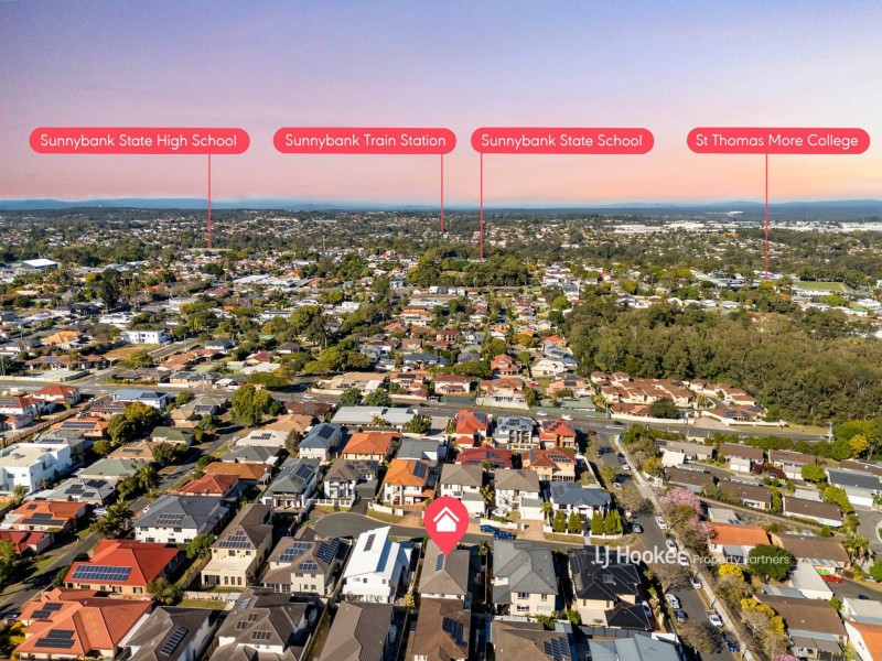 8 Golden Place, Robertson QLD 4109