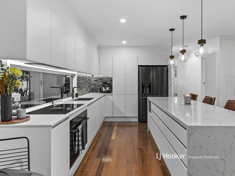 17 Biplex Street, Mansfield QLD 4122