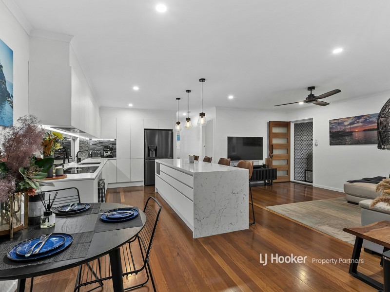 17 Biplex Street, Mansfield QLD 4122