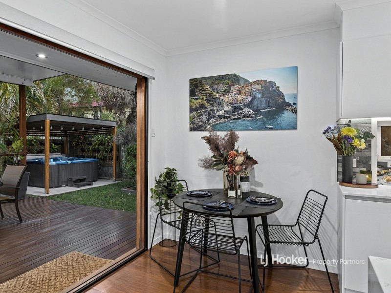 17 Biplex Street, Mansfield QLD 4122