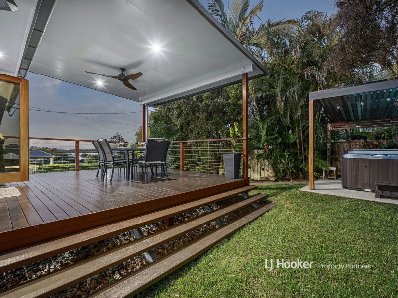 17 Biplex Street, Mansfield QLD 4122