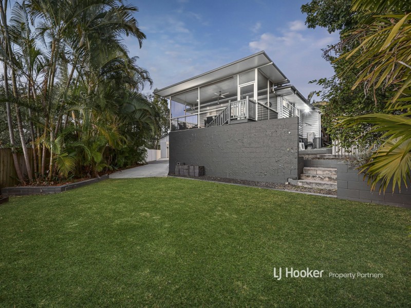 17 Biplex Street, Mansfield QLD 4122