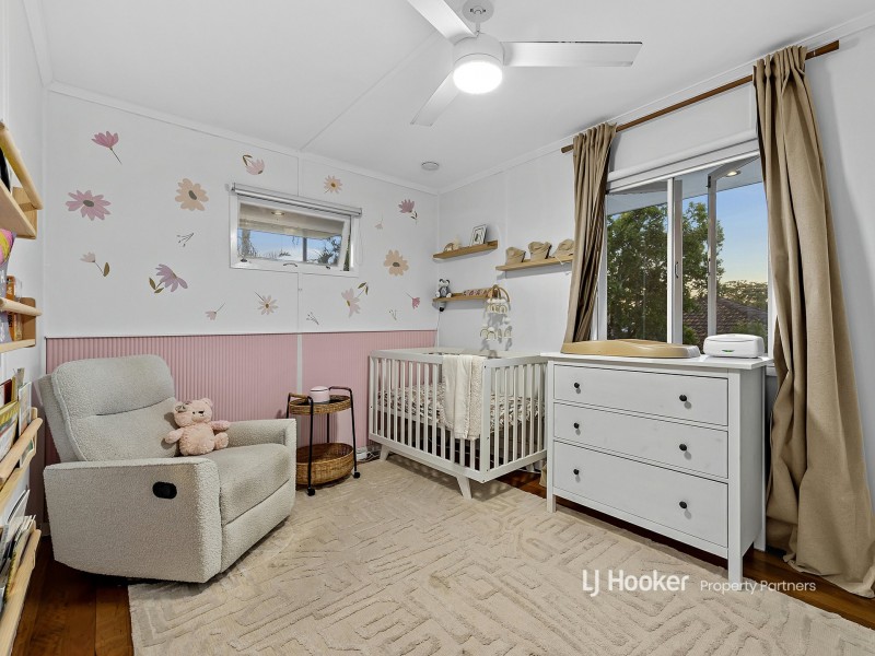 17 Biplex Street, Mansfield QLD 4122