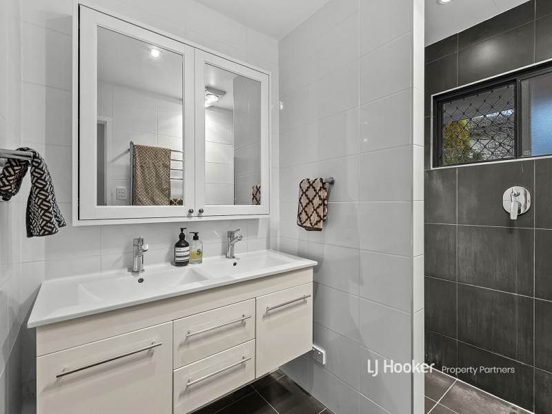 17 Biplex Street, Mansfield QLD 4122