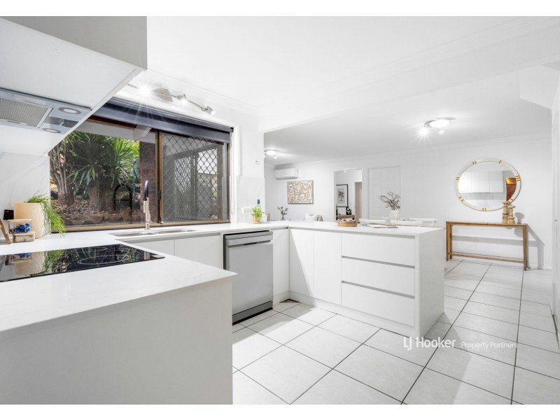 52 Trevallyan Drive, Daisy Hill QLD 4127