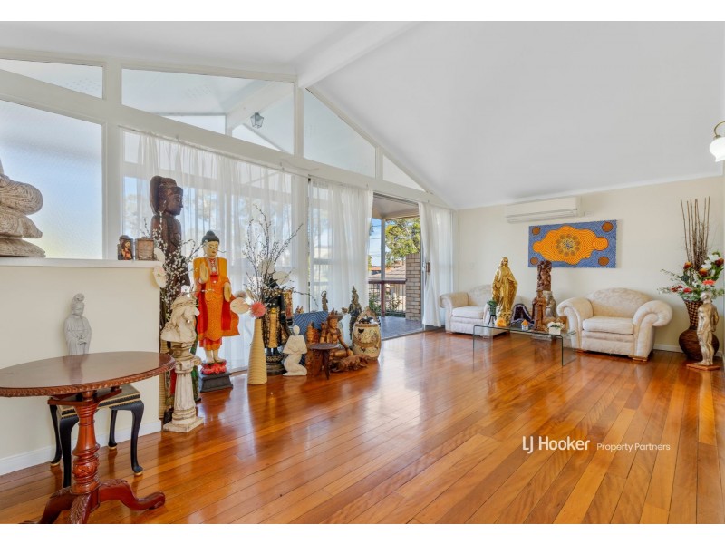 11 Marla Street, Robertson QLD 4109