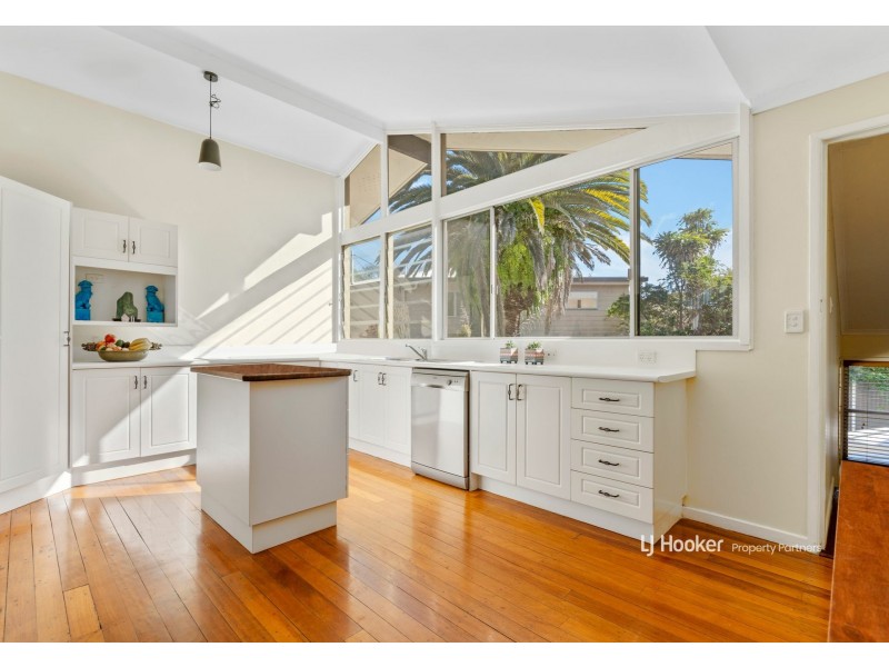 11 Marla Street, Robertson QLD 4109