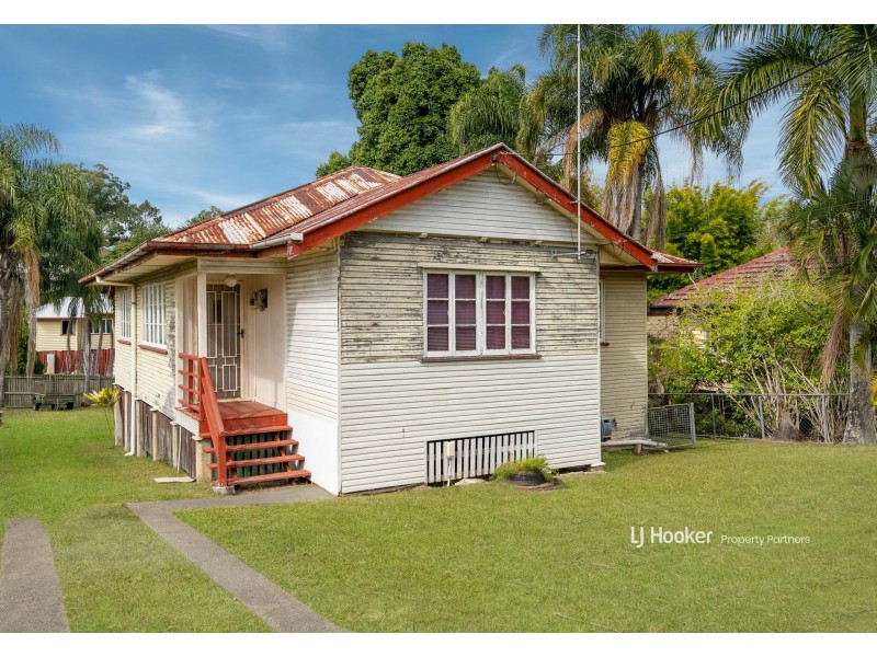35 Steele Street, Holland Park QLD 4121