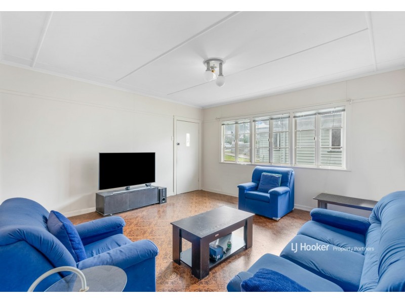 35 Steele Street, Holland Park QLD 4121