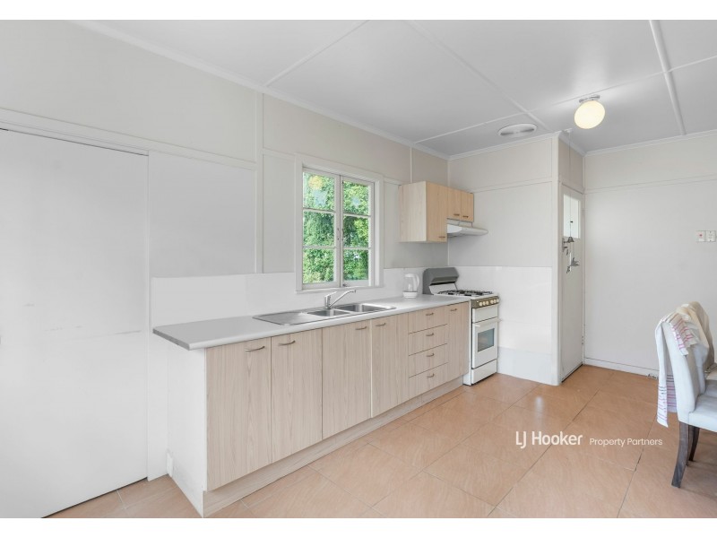 35 Steele Street, Holland Park QLD 4121