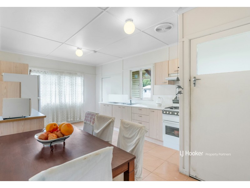 35 Steele Street, Holland Park QLD 4121