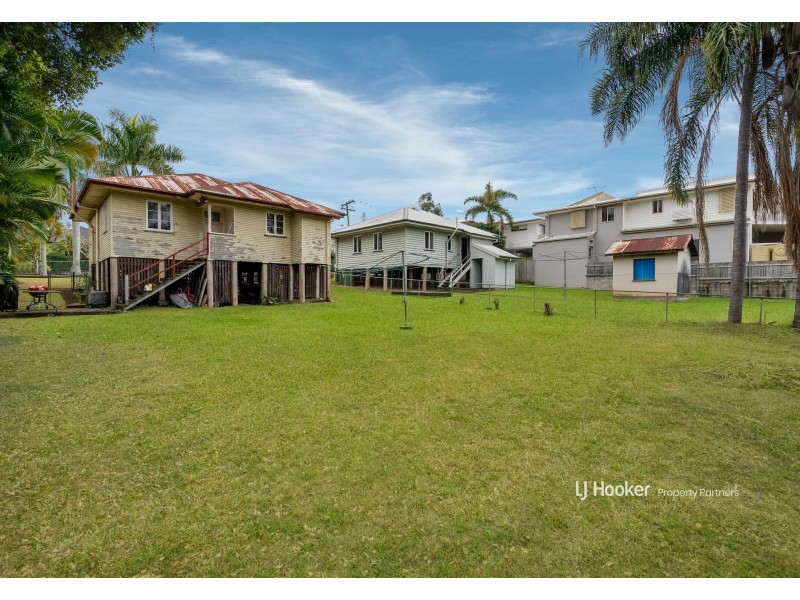 35 Steele Street, Holland Park QLD 4121