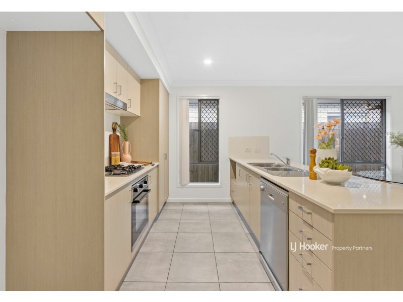 43 Verday Crescent, Pallara QLD 4110