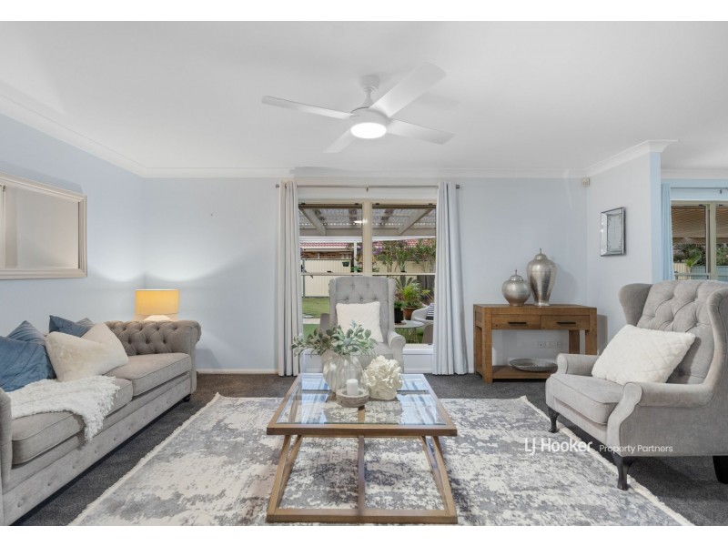 52 Swan Lake Crescent, Calamvale QLD 4116