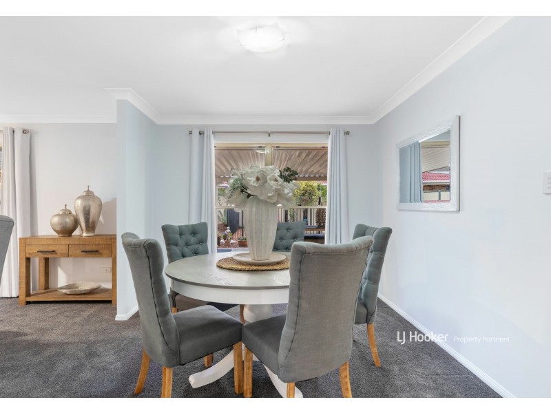 52 Swan Lake Crescent, Calamvale QLD 4116