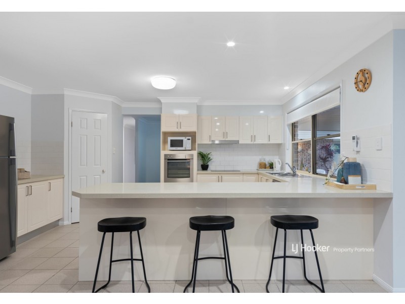 52 Swan Lake Crescent, Calamvale QLD 4116