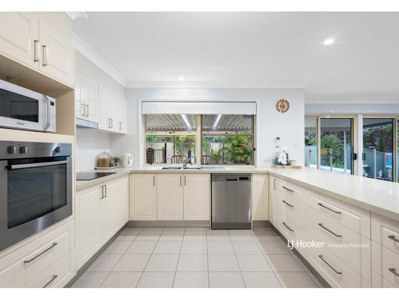 52 Swan Lake Crescent, Calamvale QLD 4116