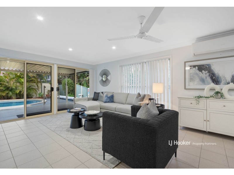 52 Swan Lake Crescent, Calamvale QLD 4116