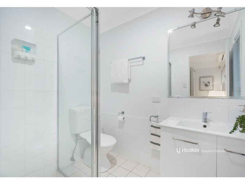 52 Swan Lake Crescent, Calamvale QLD 4116