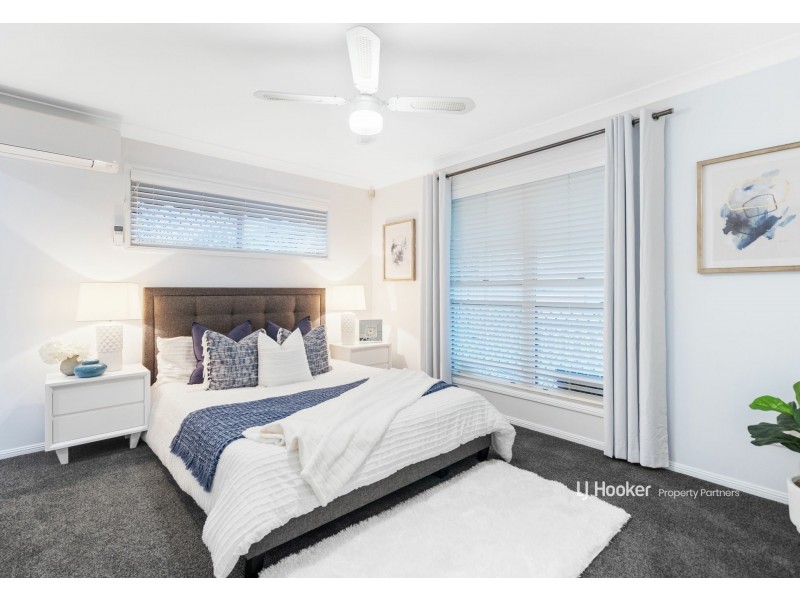52 Swan Lake Crescent, Calamvale QLD 4116