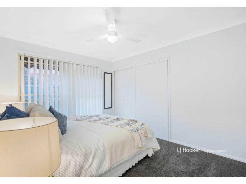 52 Swan Lake Crescent, Calamvale QLD 4116