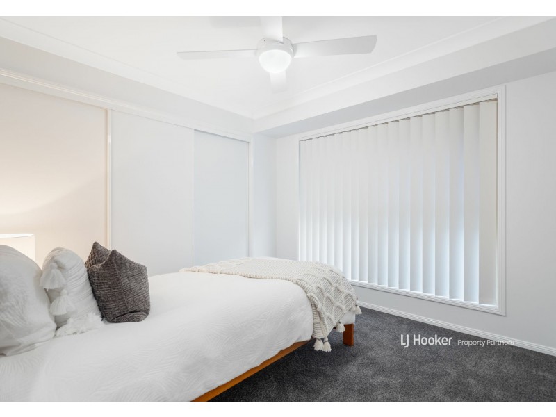 52 Swan Lake Crescent, Calamvale QLD 4116