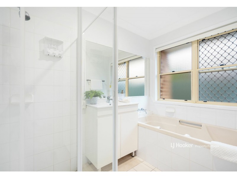52 Swan Lake Crescent, Calamvale QLD 4116