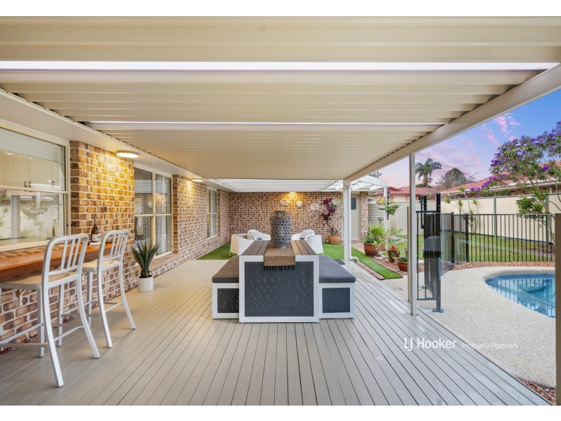 52 Swan Lake Crescent, Calamvale QLD 4116