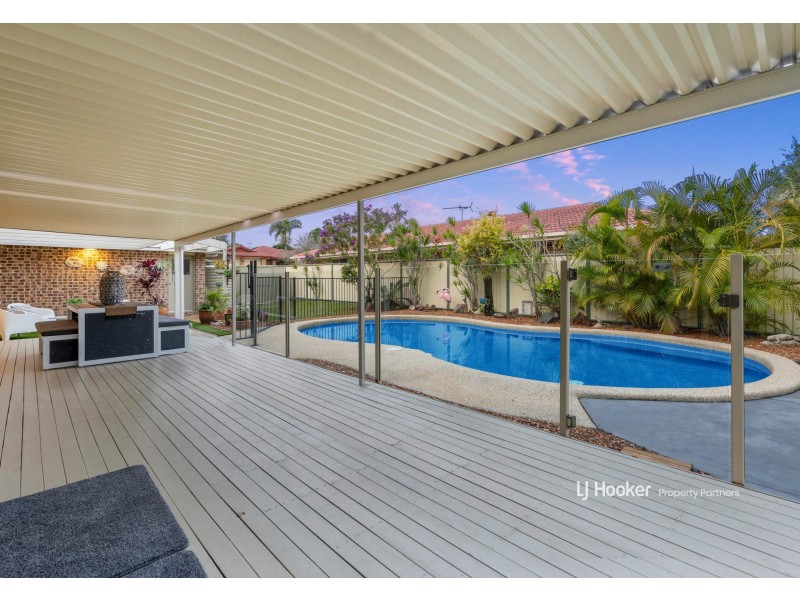 52 Swan Lake Crescent, Calamvale QLD 4116