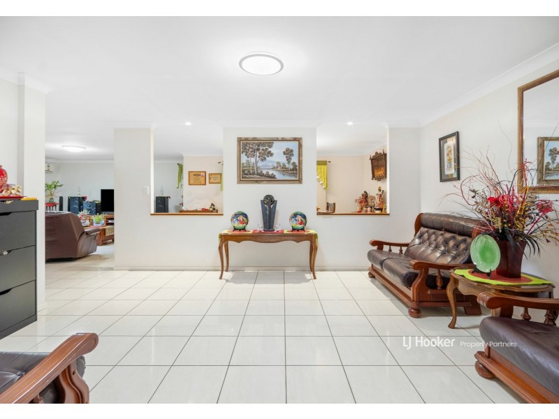 13 Treeline Place, Durack QLD 4077