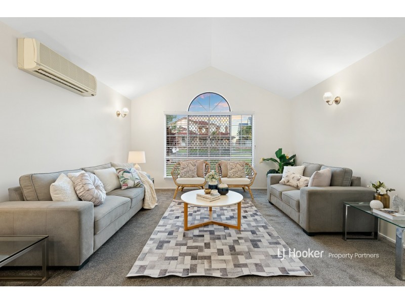 9 Dewberry Close, Eight Mile Plains QLD 4113