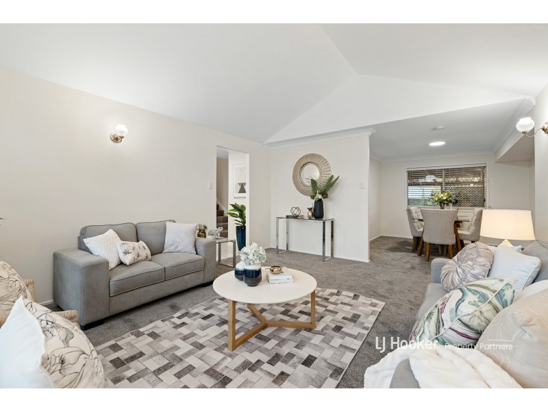 9 Dewberry Close, Eight Mile Plains QLD 4113