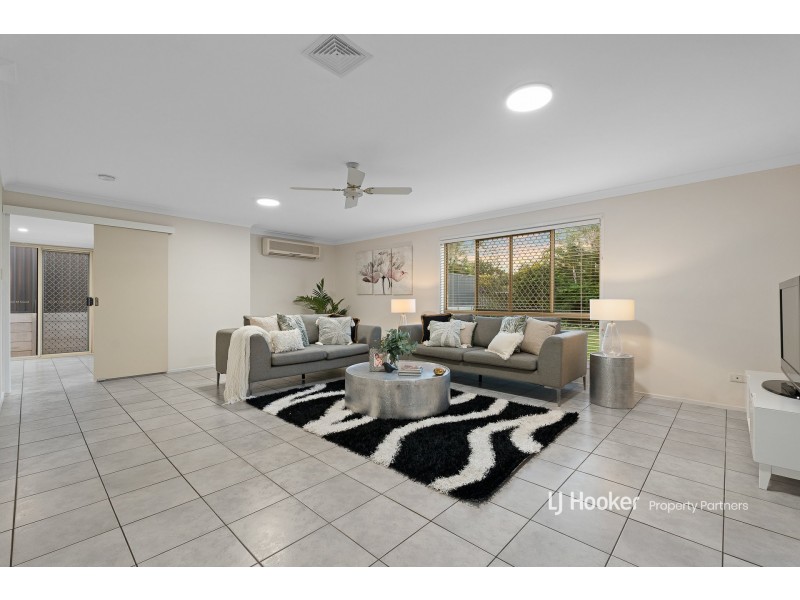 9 Dewberry Close, Eight Mile Plains QLD 4113