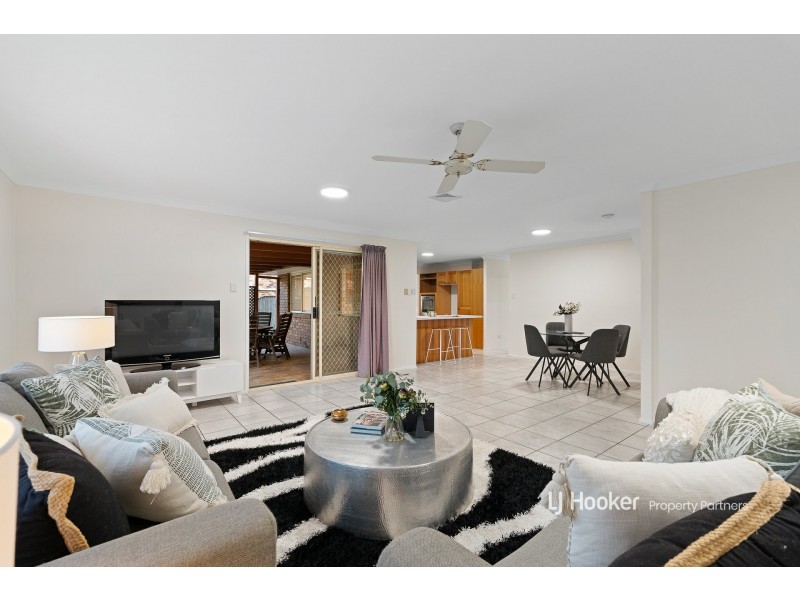 9 Dewberry Close, Eight Mile Plains QLD 4113