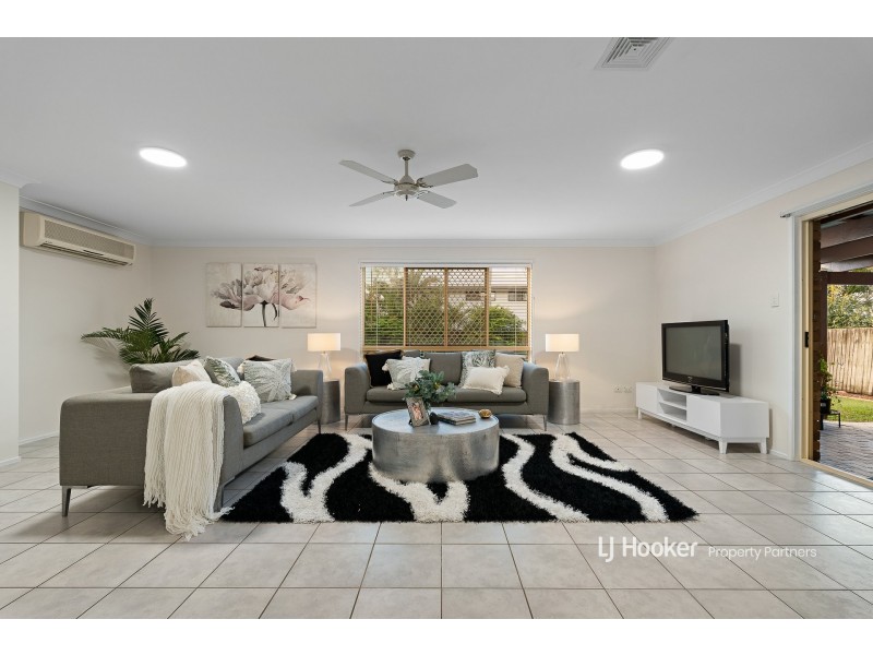 9 Dewberry Close, Eight Mile Plains QLD 4113