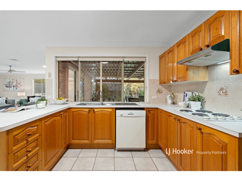 9 Dewberry Close, Eight Mile Plains QLD 4113