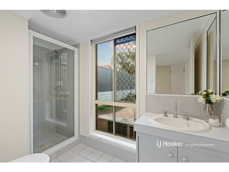 9 Dewberry Close, Eight Mile Plains QLD 4113